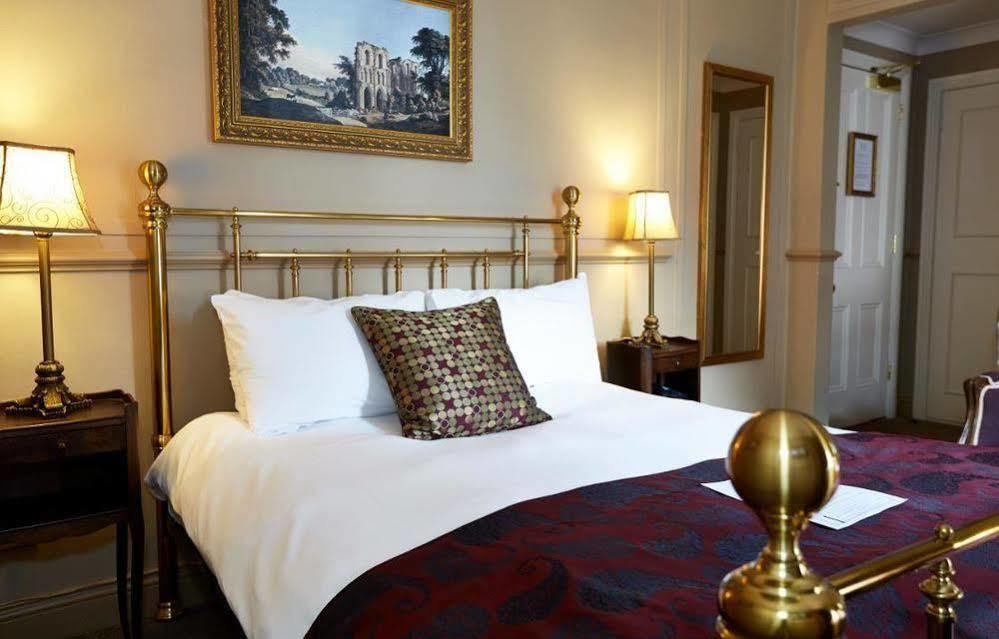 King'S Head Hotel By Greene King Inns Wimborne Minster Eksteriør billede